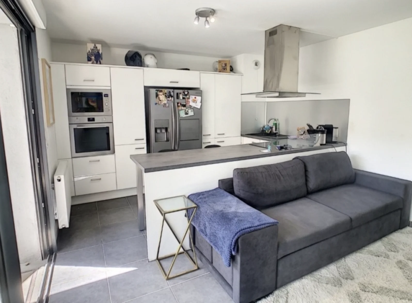 Appartement T2 Marseille - Séjour lumineux cuisine ouverte
