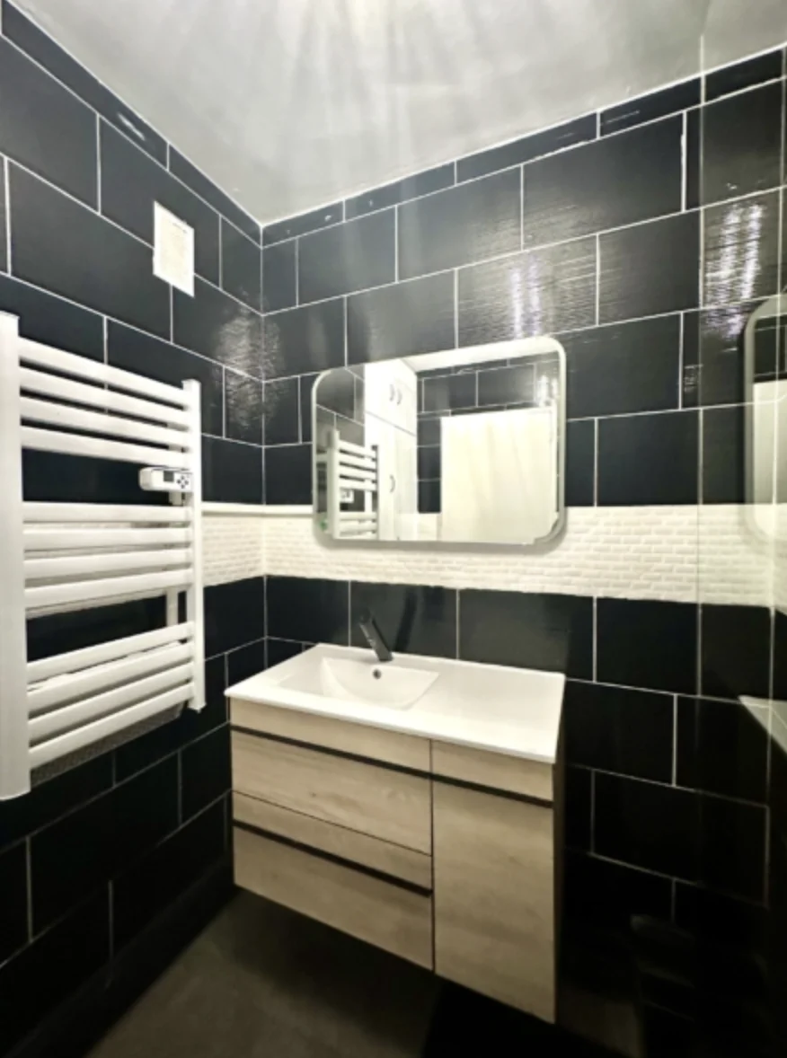Appartement lumineux Marseille - Rangements Salle d'eau