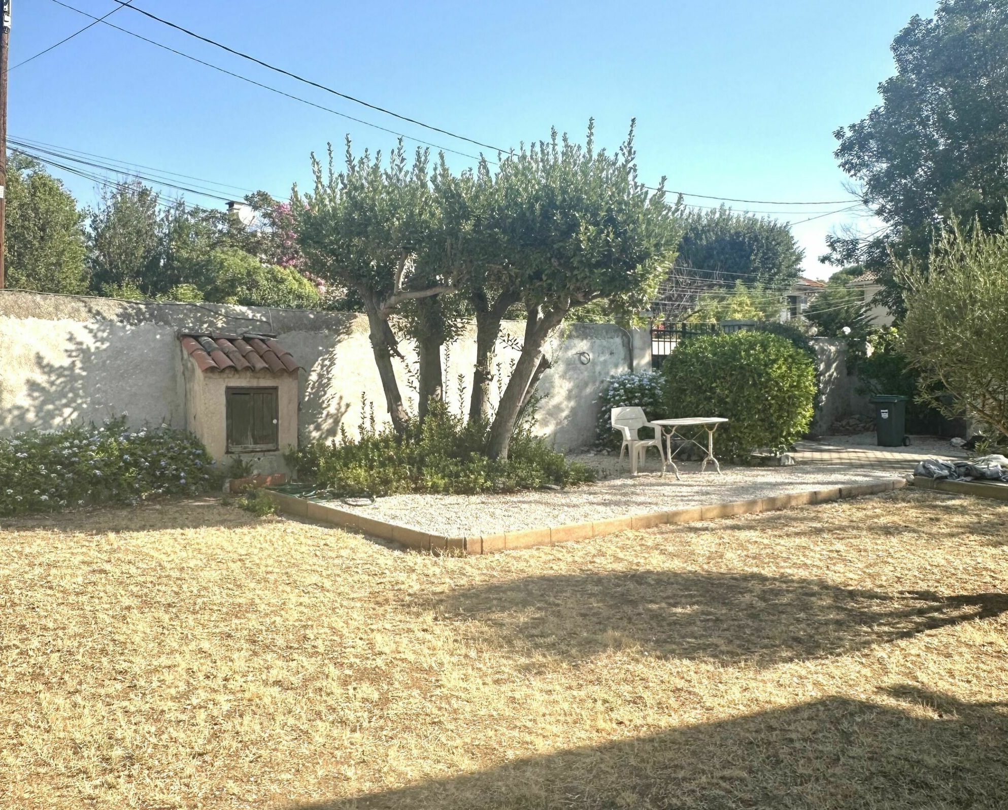 Maison T4 Marseille 12ème - Terrain arboré avec terrain de pétanque